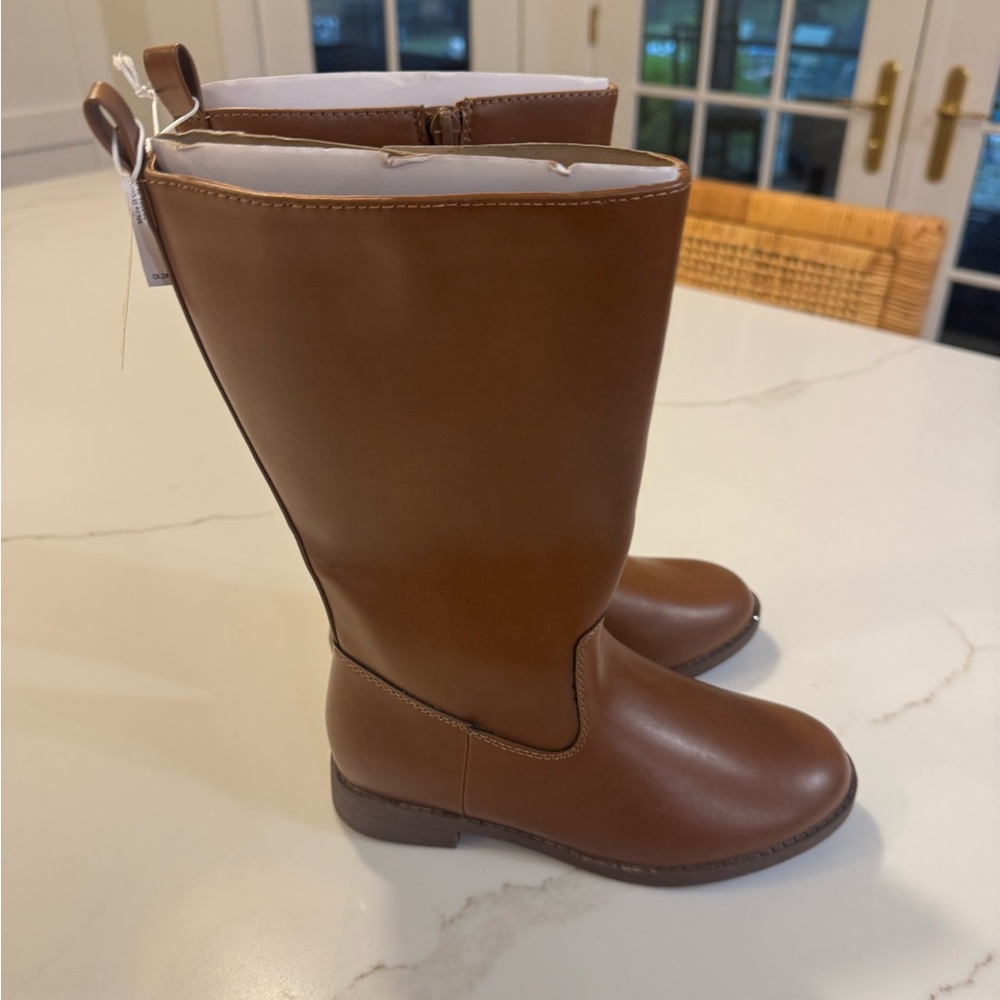 Old navy girls brown boots 2 youth
NWT